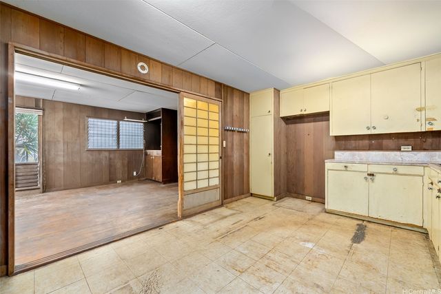 823 Gulick Avenue, Honolulu, HI 96819