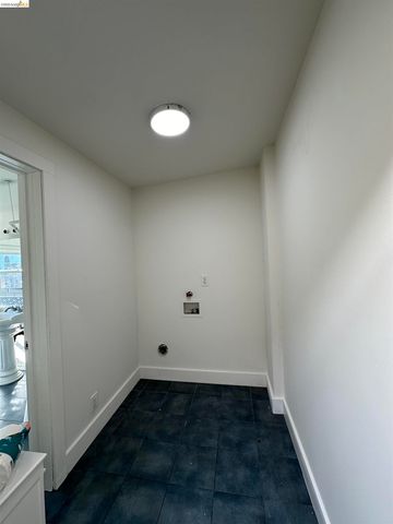 2423 Market St, Oakland, CA 94607