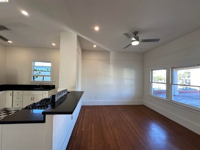 2423 Market St, Oakland, CA 94607