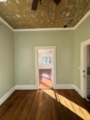 2423 Market St, Oakland, CA 94607