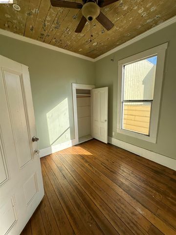 2423 Market St, Oakland, CA 94607