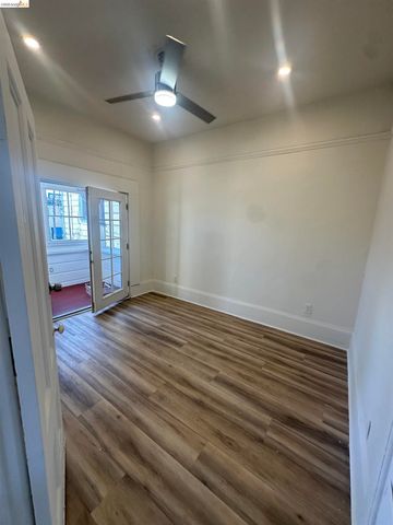 2423 Market St, Oakland, CA 94607
