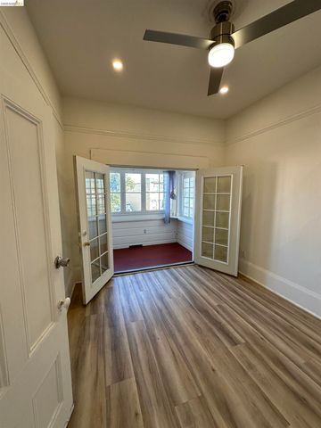 2423 Market St, Oakland, CA 94607
