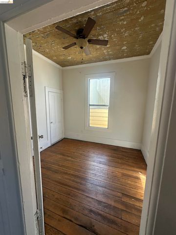 2423 Market St, Oakland, CA 94607