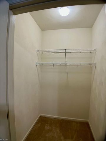 1049 Grand Oak LN, Virginia Beach, VA 23455
