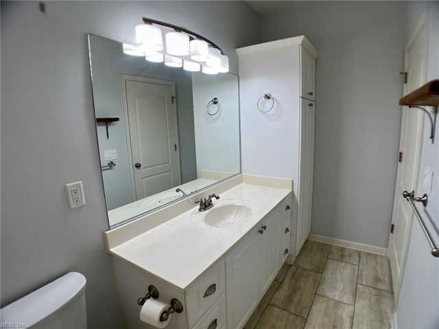 1049 Grand Oak LN, Virginia Beach, VA 23455