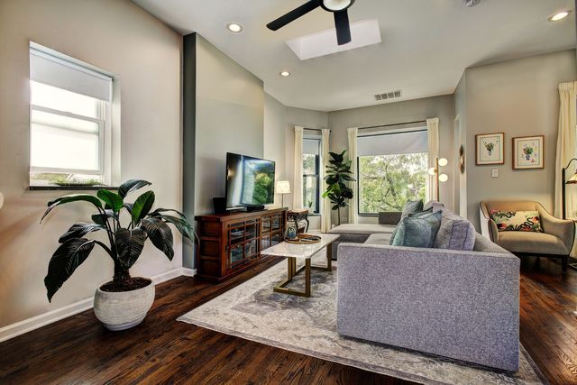 2035 N KEDZIE Avenue 3, Chicago, IL 60647