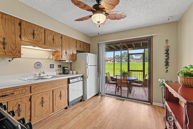 11657 S Matterhorn Circle 102, Palos Park, IL 60464