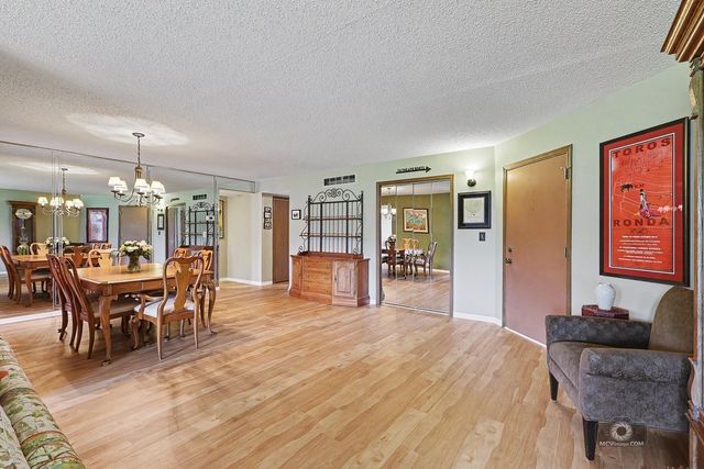 11657 S Matterhorn Circle 102, Palos Park, IL 60464