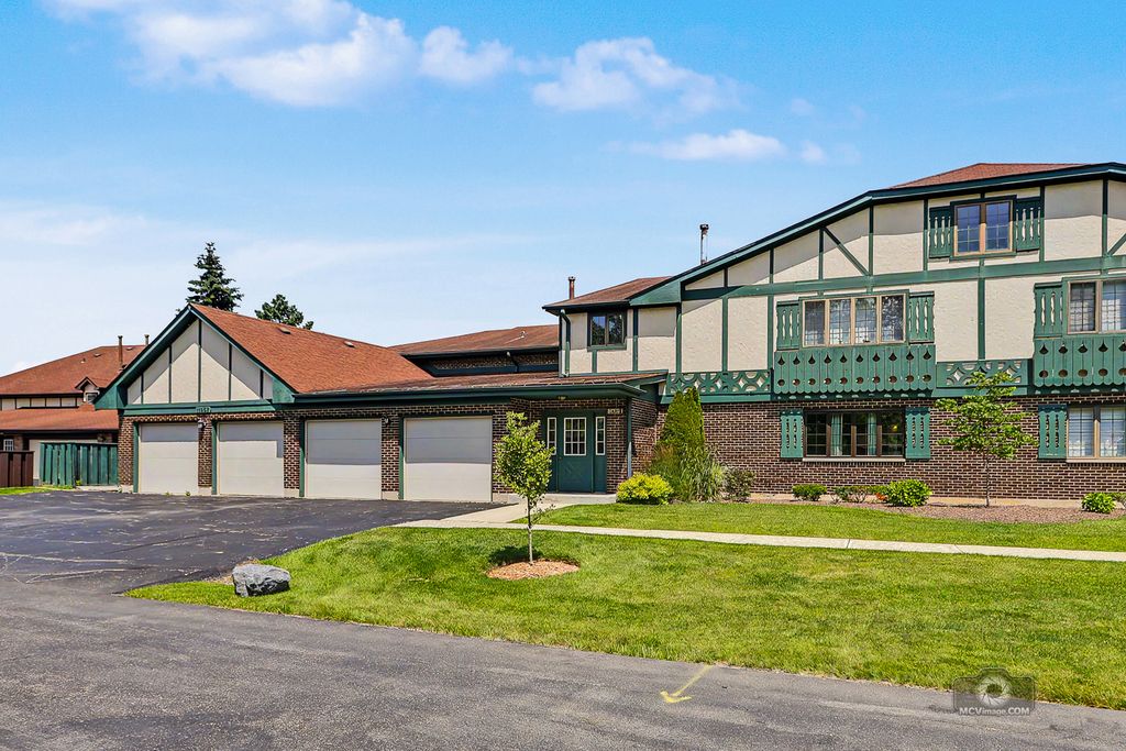 11657 S Matterhorn Circle 102, Palos Park, IL 60464