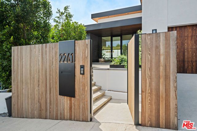 2261 Hercules Drive, Los Angeles, CA 90046