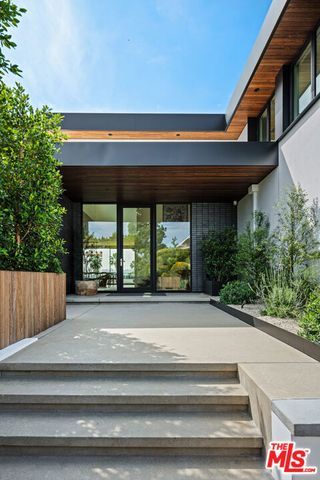 2261 Hercules Drive, Los Angeles, CA 90046