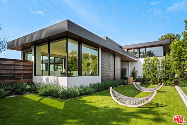 2261 Hercules Drive, Los Angeles, CA 90046