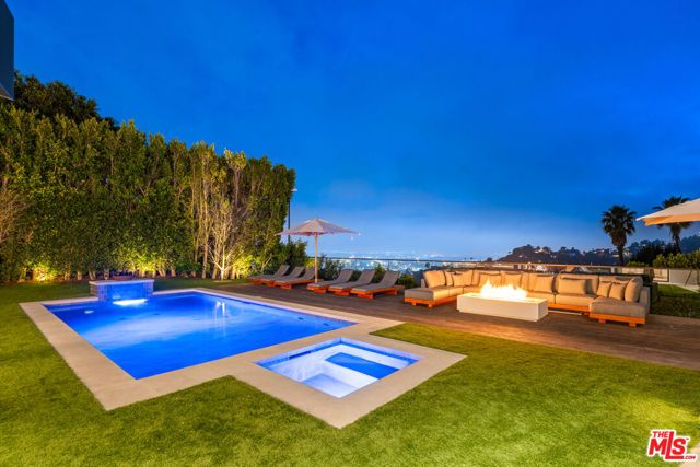 2261 Hercules Drive, Los Angeles, CA 90046