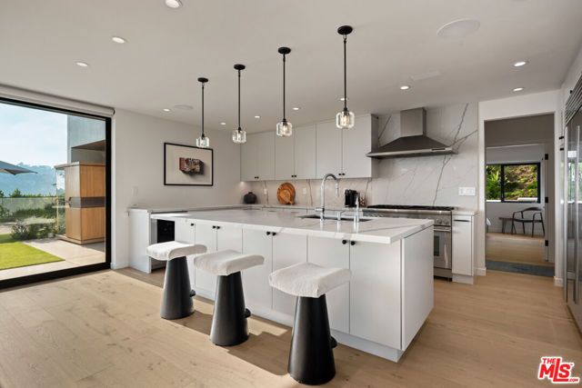 2261 Hercules Drive, Los Angeles, CA 90046