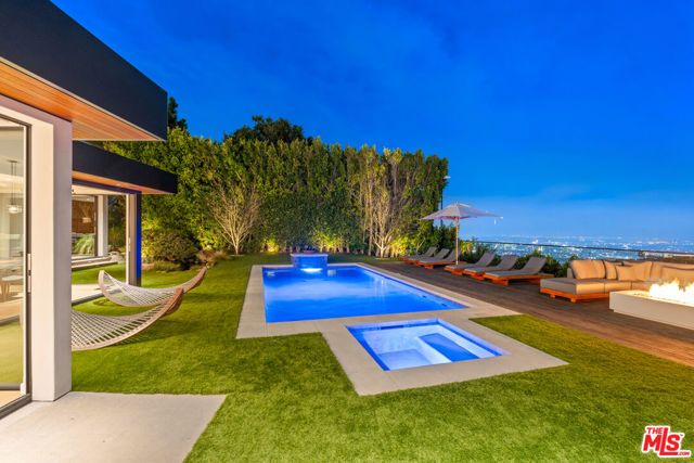 2261 Hercules Drive, Los Angeles, CA 90046