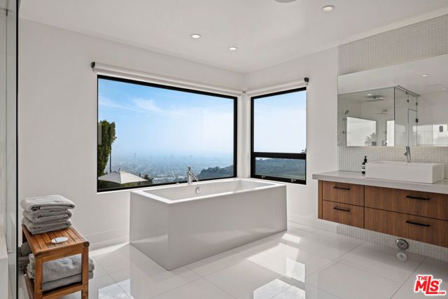 2261 Hercules Drive, Los Angeles, CA 90046