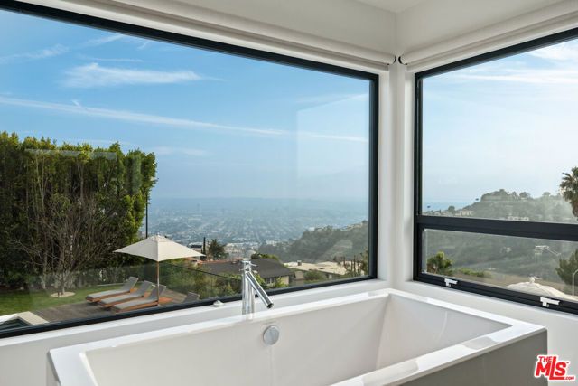 2261 Hercules Drive, Los Angeles, CA 90046