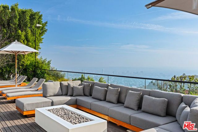 2261 Hercules Drive, Los Angeles, CA 90046