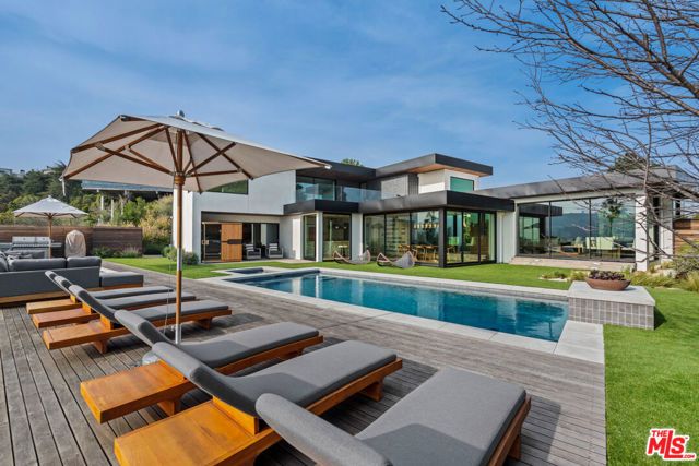 2261 Hercules Drive, Los Angeles, CA 90046