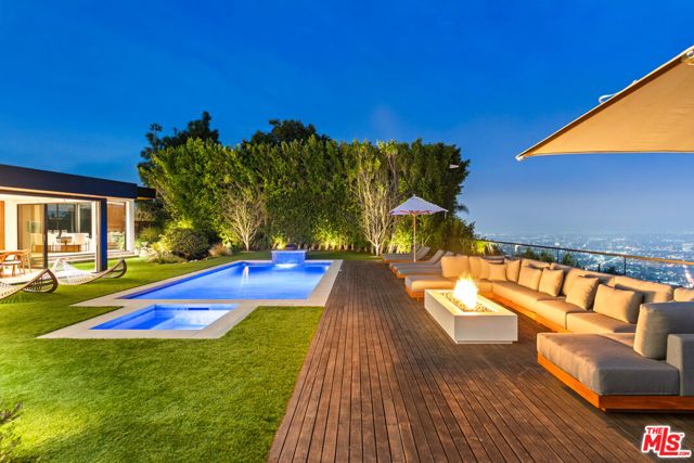 2261 Hercules Drive, Los Angeles, CA 90046