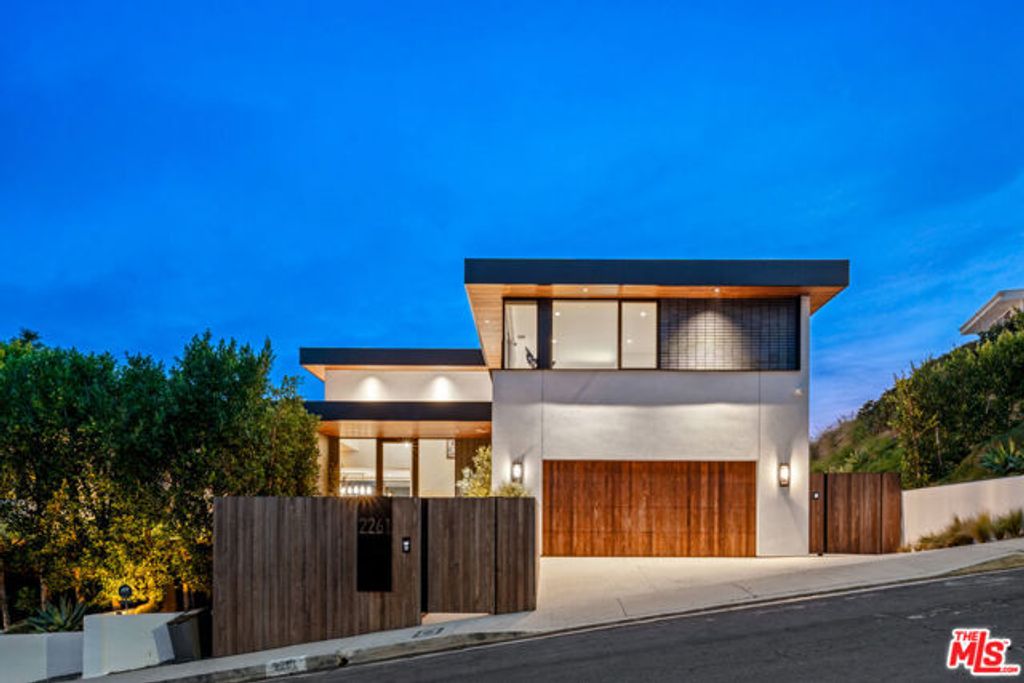 2261 Hercules Drive, Los Angeles, CA 90046