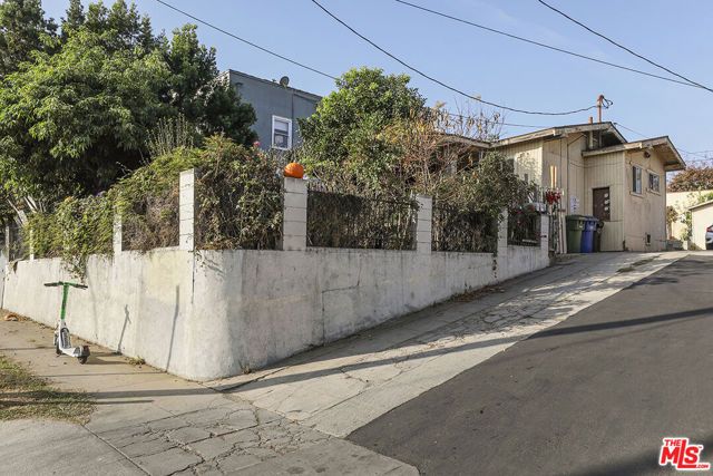 1037 Waterloo Street, Los Angeles, CA 90026
