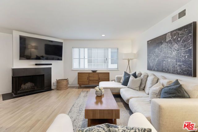 928 7th Street 3, Santa Monica, CA 90403