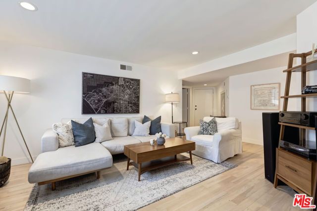928 7th Street 3, Santa Monica, CA 90403