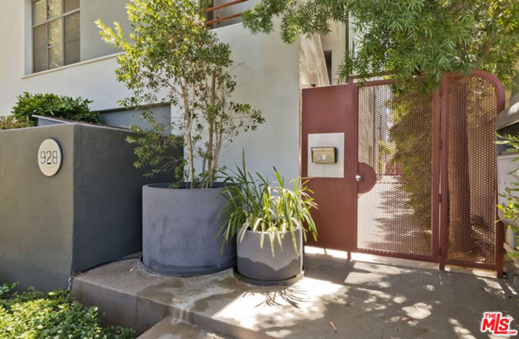 928 7th Street 3, Santa Monica, CA 90403