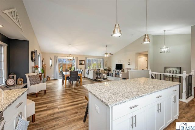 2292 Deerwood Drive, North Mankato, MN 56003