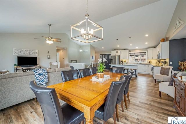 2292 Deerwood Drive, North Mankato, MN 56003