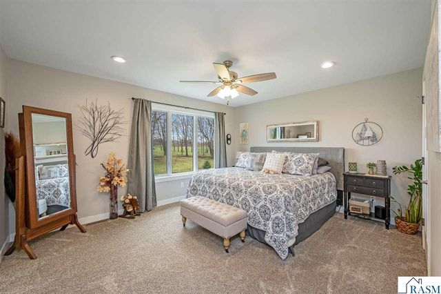 2292 Deerwood Drive, North Mankato, MN 56003