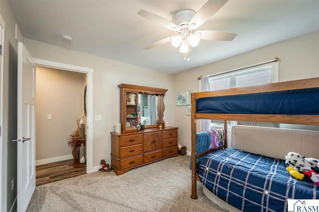 2292 Deerwood Drive, North Mankato, MN 56003