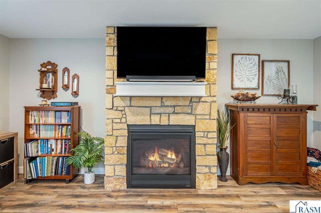 2292 Deerwood Drive, North Mankato, MN 56003