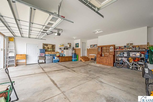 2292 Deerwood Drive, North Mankato, MN 56003