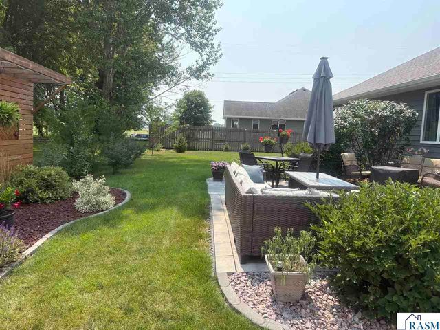2292 Deerwood Drive, North Mankato, MN 56003