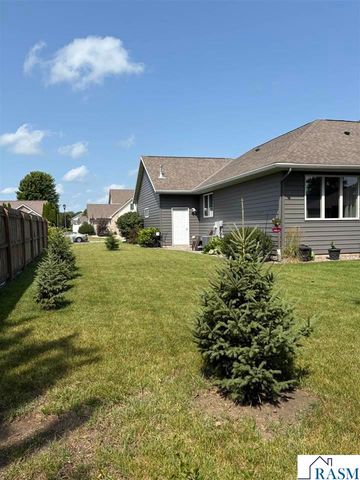 2292 Deerwood Drive, North Mankato, MN 56003
