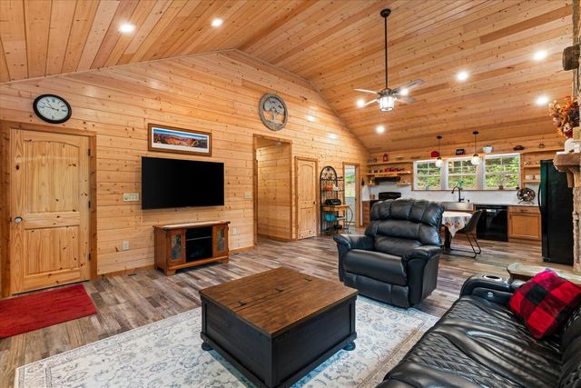 307 Smith Mountain Road, Dunlap, TN 37327