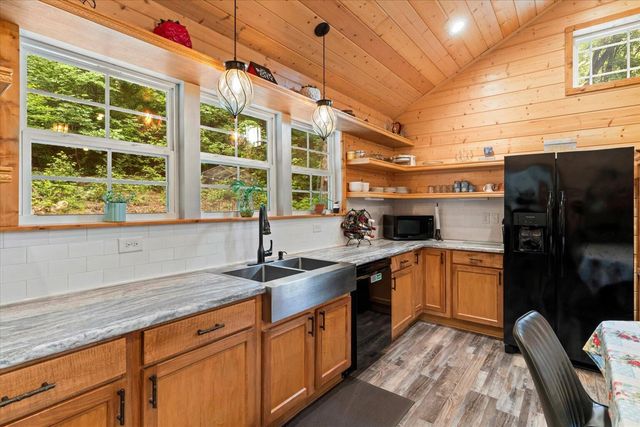 307 Smith Mountain Road, Dunlap, TN 37327
