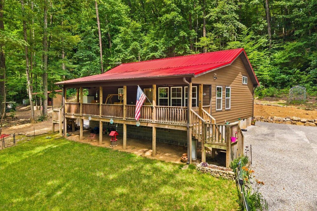 307 Smith Mountain Road, Dunlap, TN 37327
