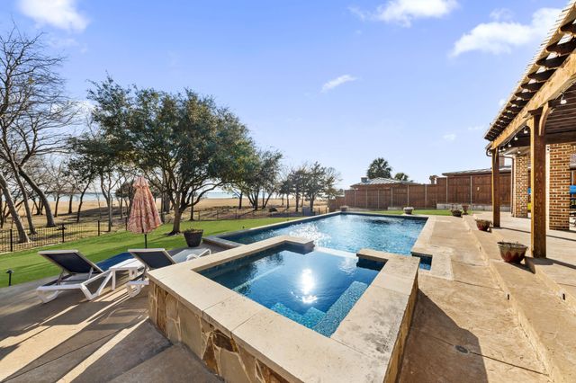2375 Lake Forest Drive, Rockwall, TX 75087