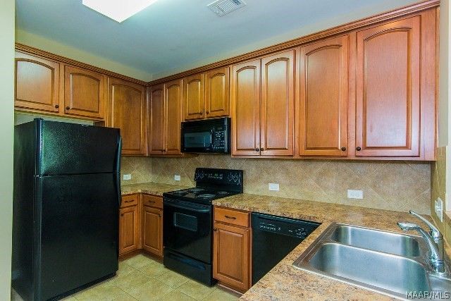 9500 HELMSLEY Circle, Montgomery, AL 36117