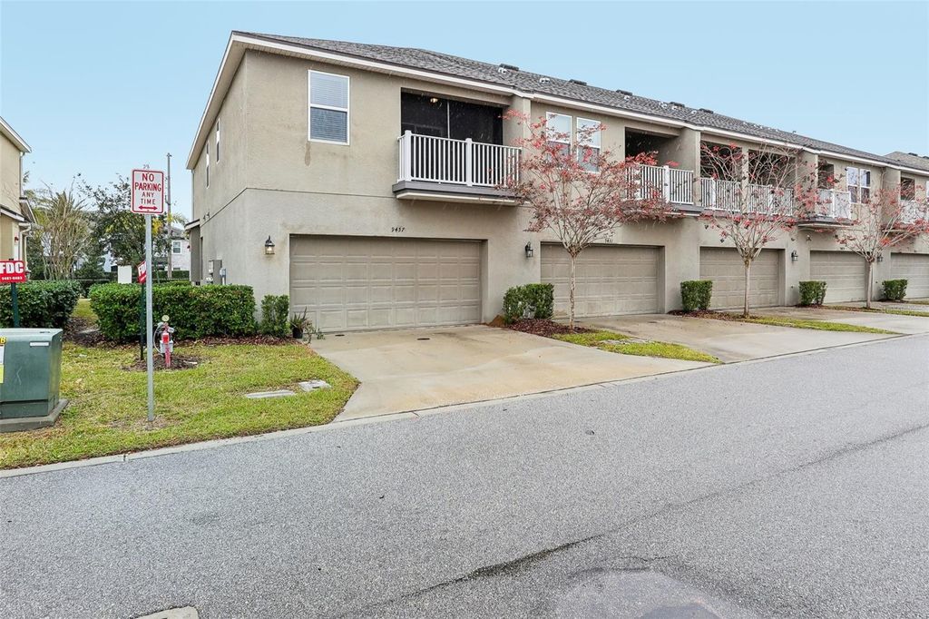 Image 37 of property listing at 9457 RANDAL PARK BOULEVARD, Orlando, FL 32832