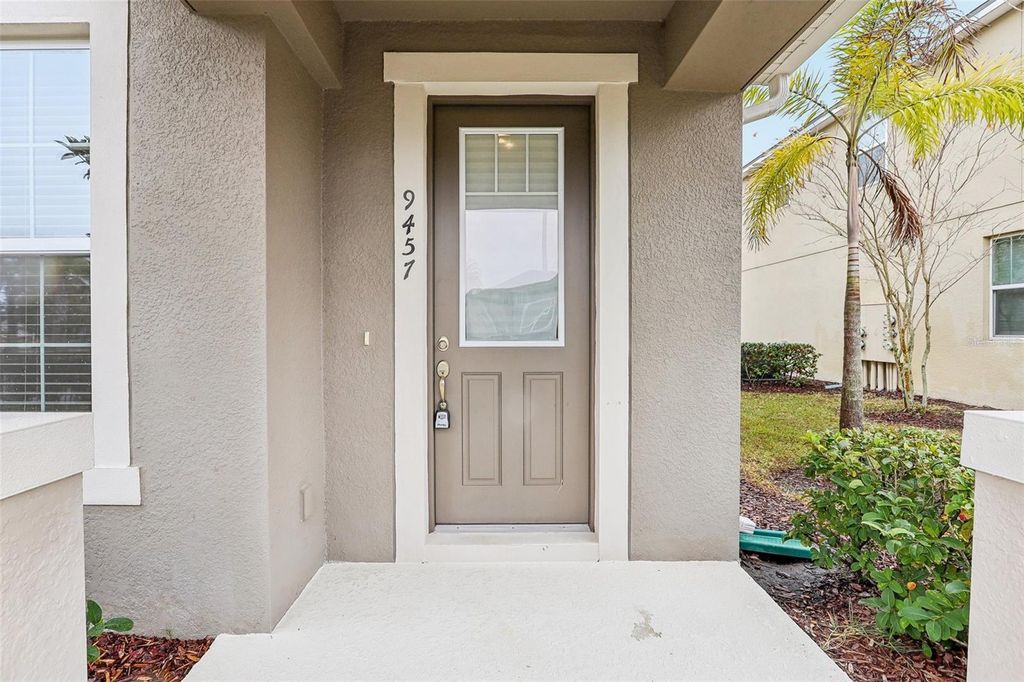 Image 6 of property listing at 9457 RANDAL PARK BOULEVARD, Orlando, FL 32832