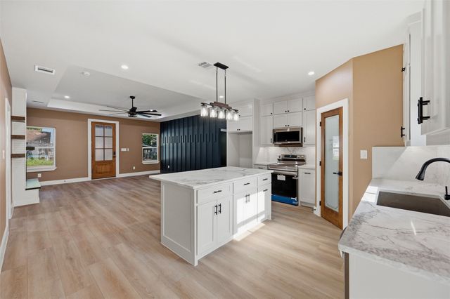 203 Seagrove Lane, Quinlan, TX 75474