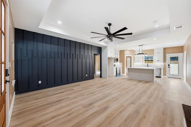 203 Seagrove Lane, Quinlan, TX 75474