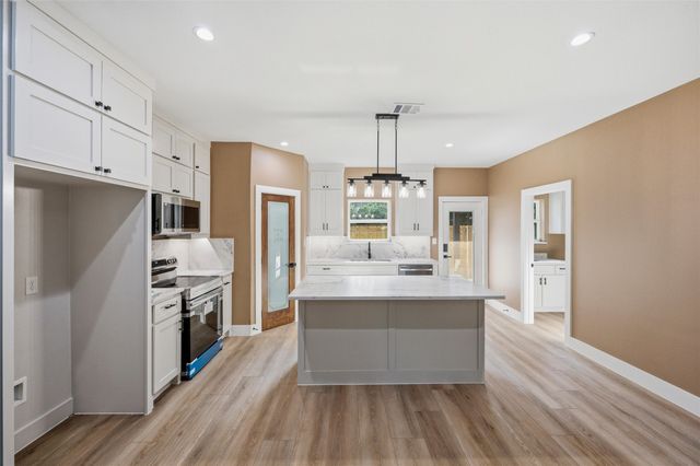 203 Seagrove Lane, Quinlan, TX 75474