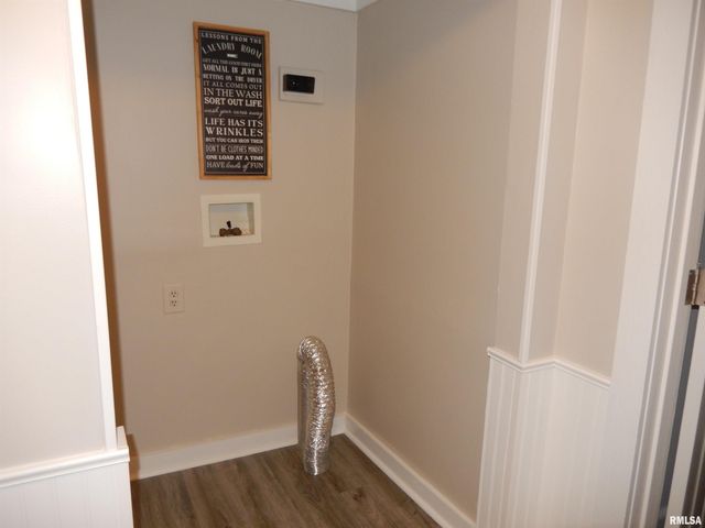 300 E SUMMER Street, Plymouth, IL 62367