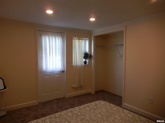 300 E SUMMER Street, Plymouth, IL 62367